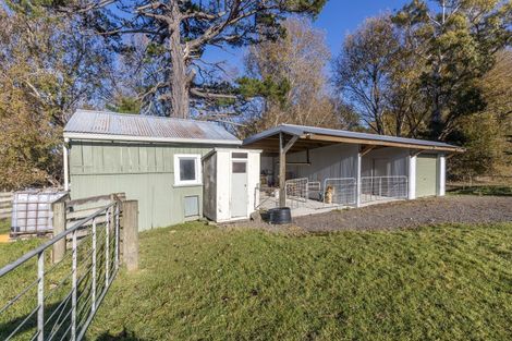 Photo of property in 208 Adelaide Road, Dannevirke, 4930