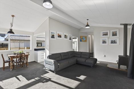 Photo of property in 5 Tainui Terrace, Inglewood, 4330