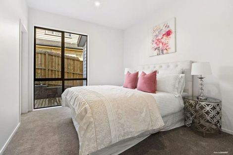 Photo of property in 142b Luckens Road, West Harbour, Auckland, 0618