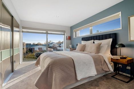 Photo of property in 10 Garreg Road, Fendalton, Christchurch, 8052