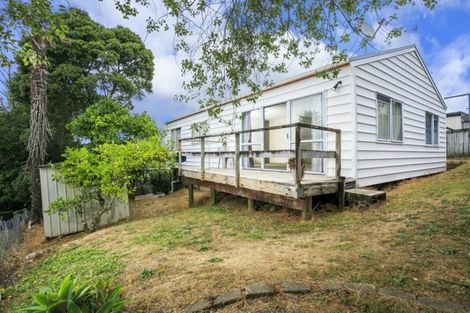 Photo of property in 2/15 Sunhaven Avenue, Glenfield, Auckland, 0629
