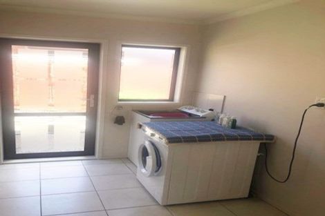 Photo of property in 20 Seamount Drive, Red Beach, 0932