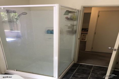 Photo of property in 19 Glanmire Road, Newlands, Wellington, 6037