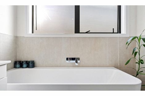 Photo of property in 5 Libertia Lane, Orewa, 0931