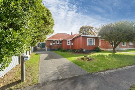 Photo of property in 33 Andrew Avenue, Roslyn, Palmerston North, 4414
