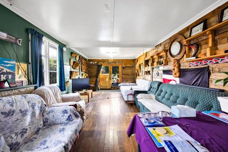 Photo of property in 244 Egmont Street, Patea, 4520