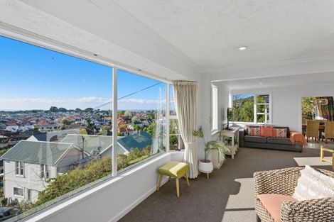 Photo of property in 112 Forbury Road, Saint Clair, Dunedin, 9012