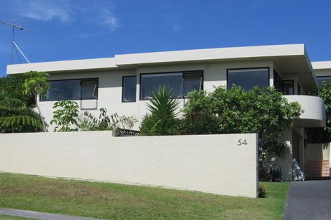 Photo of property in 2/54 Churchill Road, Murrays Bay, Auckland, 0630