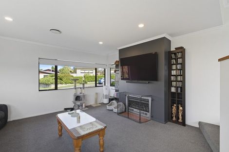 Photo of property in 5 Rotokare Crescent, Whalers Gate, New Plymouth, 4310