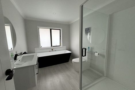 Photo of property in 6 Ash Close, Levin, 5510