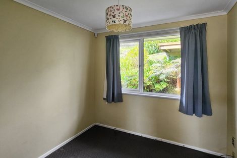 Photo of property in 35 Poto Road, Normandale, Lower Hutt, 5010