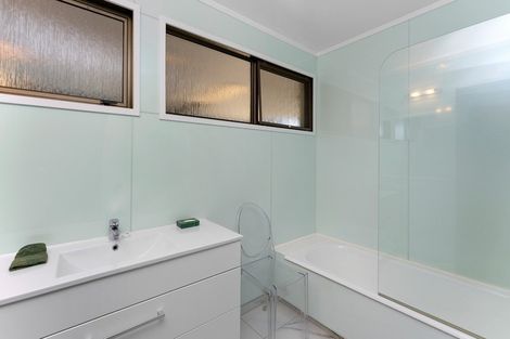 Photo of property in 13 Kotare Street, Waikanae, 5036