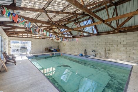 Photo of property in 208 Adelaide Road, Dannevirke, 4930