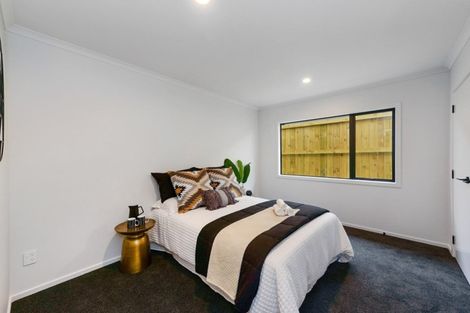 Photo of property in 1 Bosun Place, Te Atatu Peninsula, Auckland, 0610