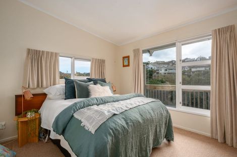 Photo of property in 17 Silverbirch Grove, Churton Park, Wellington, 6037