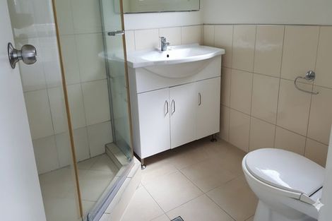 Photo of property in 8c Schnapper Rock Road, Schnapper Rock, Auckland, 0632