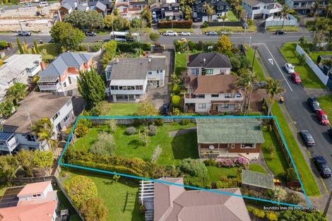 Photo of property in 1 Braemar Road, Rothesay Bay, Auckland, 0630