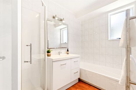 Photo of property in 12 Borich Road, Sunnyvale, Auckland, 0612