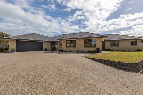 Photo of property in 15 Monarch Place, Paraparaumu Beach, Paraparaumu, 5032