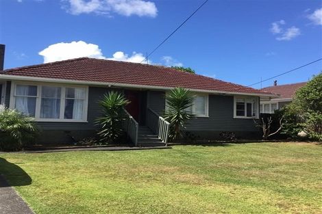 Photo of property in 13 Strid Road, Te Atatu South, Auckland, 0610