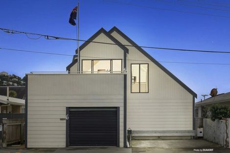 Photo of property in 6 Rua Street, Lyall Bay, Wellington, 6022