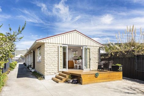 Photo of property in 2/69 Wiggins Street, Sumner, Christchurch, 8081