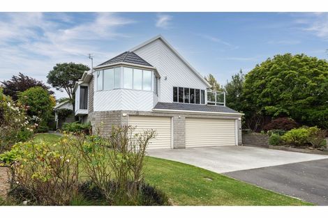 Photo of property in 4 Inglewood Place, Avonhead, Christchurch, 8042