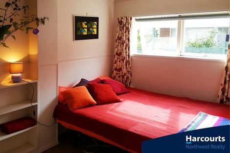 Photo of property in 148 Luckens Road, West Harbour, Auckland, 0618