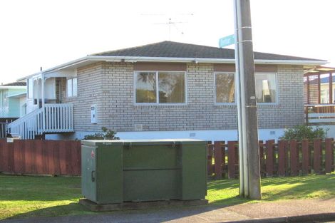 Photo of property in 2/24 Hatton Road, Orewa, 0931