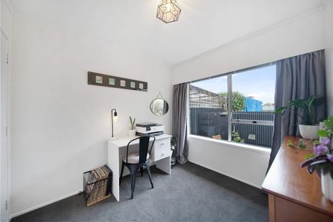 Photo of property in 2/15 Gloaming Place, Conifer Grove, Takanini, 2112