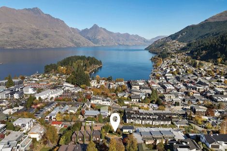 Photo of property in 41 Hallenstein Street, Queenstown, 9300