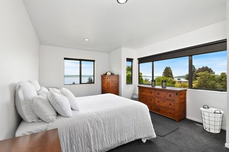 Photo of property in 4 Tupara Crescent, Kawaha Point, Rotorua, 3010