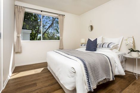 Photo of property in 43 Valley View Road, Glenfield, Auckland, 0629