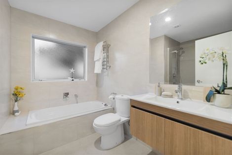 Photo of property in 20 Mulroy Place, Pinehill, Auckland, 0632