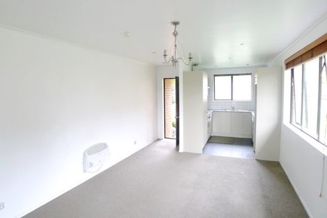 Photo of property in 9 Plumstead Rise, Glen Eden, Auckland, 0602