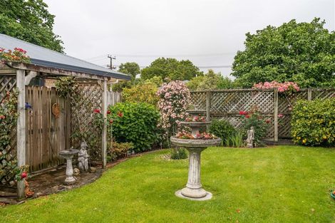 Photo of property in 1 Oak View Place, Greytown, 5712