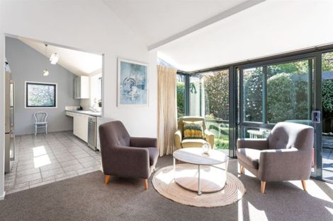 Photo of property in 11 Cricklewood Place, Avonhead, Christchurch, 8042