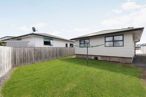Photo of property in 27 Collins Road, Melville, Hamilton, 3206