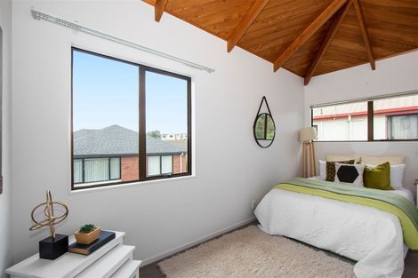 Photo of property in 6 Glucina Avenue, West Harbour, Auckland, 0618