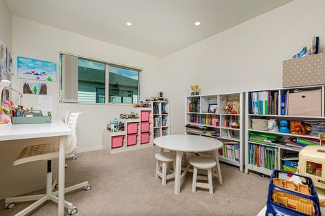 Photo of property in 20 Thomas Rielly Avenue, Hobsonville, Auckland, 0616