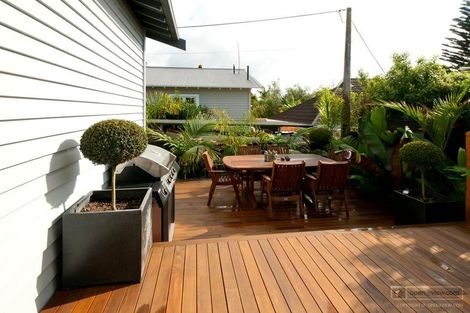 Photo of property in 1/3 Alma Road, Milford, Auckland, 0620