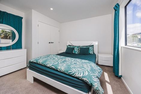 Photo of property in 27c Megan Avenue, Pakuranga Heights, Auckland, 2010