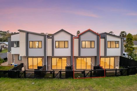 Photo of property in 24b Scarlet Drive, Ranui, Auckland, 0612