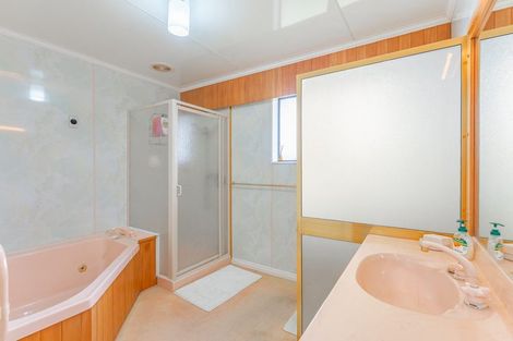 Photo of property in 2 Iti Street, Otaki, 5512