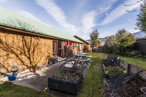 Photo of property in 3 Glenfinnon Place, Wanaka, 9305