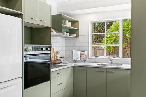 Photo of property in 14 Olliver Grove, Waikanae Beach, Waikanae, 5036