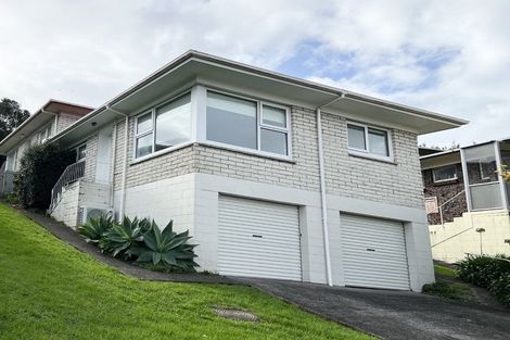 Photo of property in 1/5 Finn Place, Totara Vale, Auckland, 0629