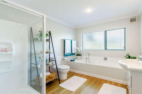 Photo of property in 56 Kakariki Grove, Waikanae, 5036