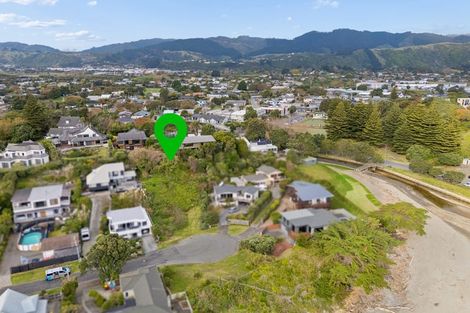Photo of property in 19 Groves Road, Raumati Beach, Paraparaumu, 5032