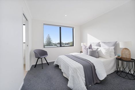 Photo of property in 5/5 Peachgrove Road, Te Atatu Peninsula, Auckland, 0610